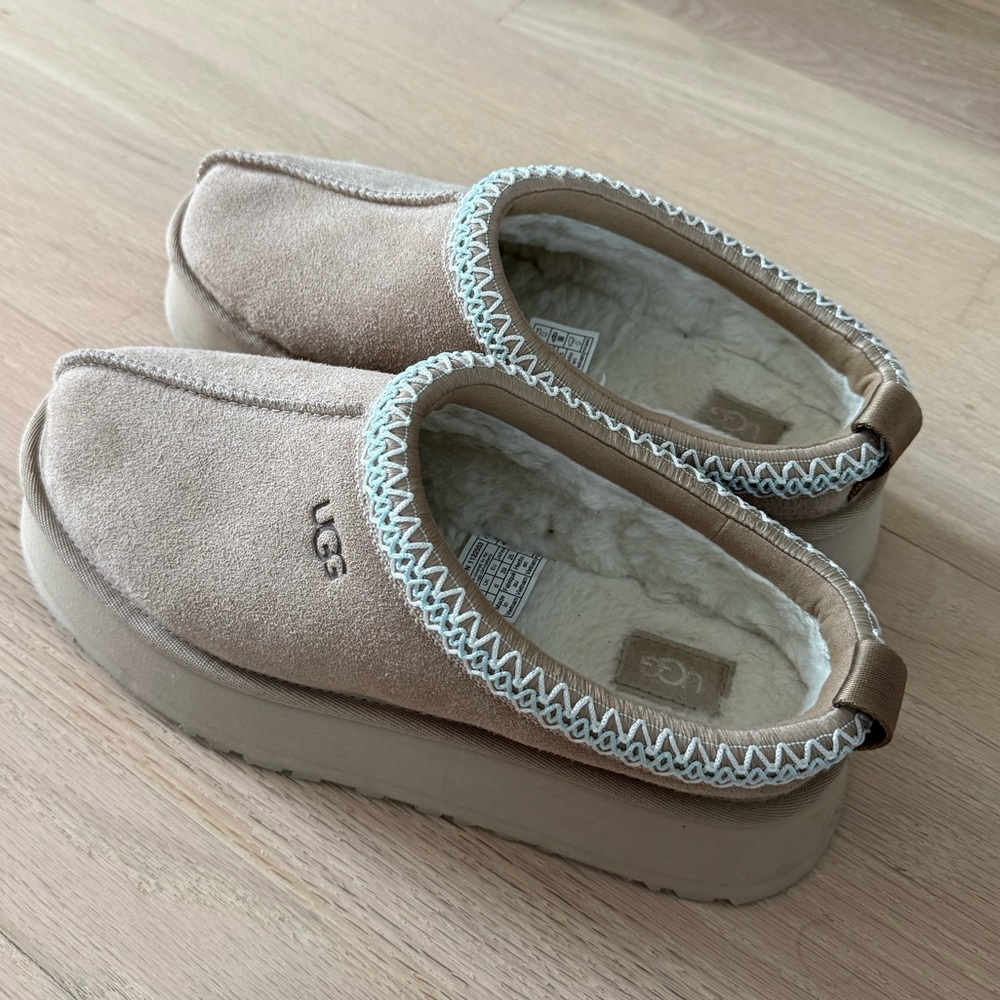 UGG Tazz Women's Beige Platform Slippers Size 8